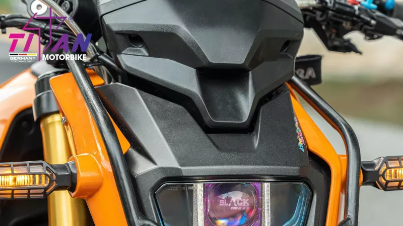 Honda MSX 125 cực chiến với đèn Black Mini 2.0 Square